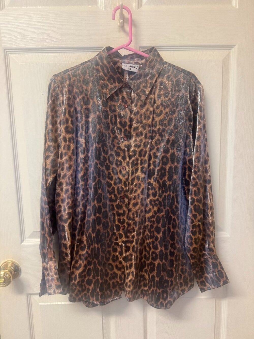 SILKY BUTTON UP LEOPARD PRINT BLOUSE